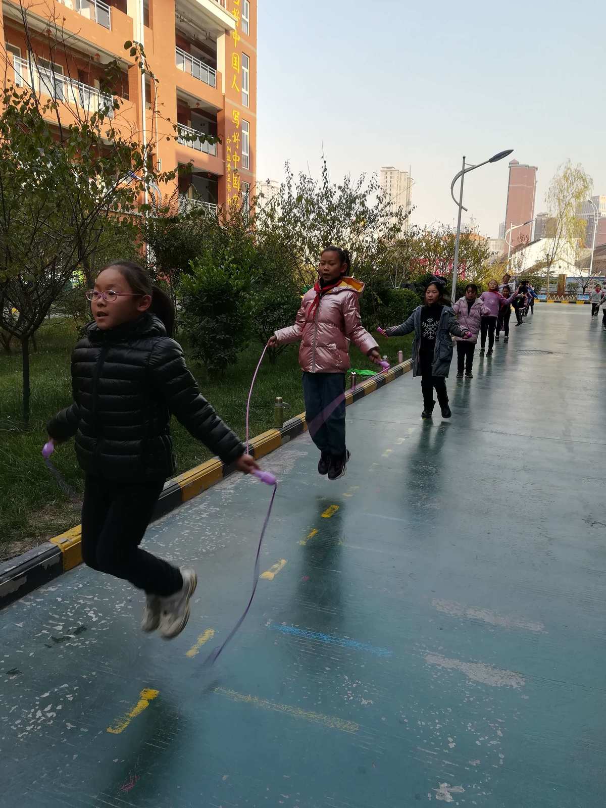 团队默契游戏题目_默契游戏_关于友情主题的配合默契的游戏