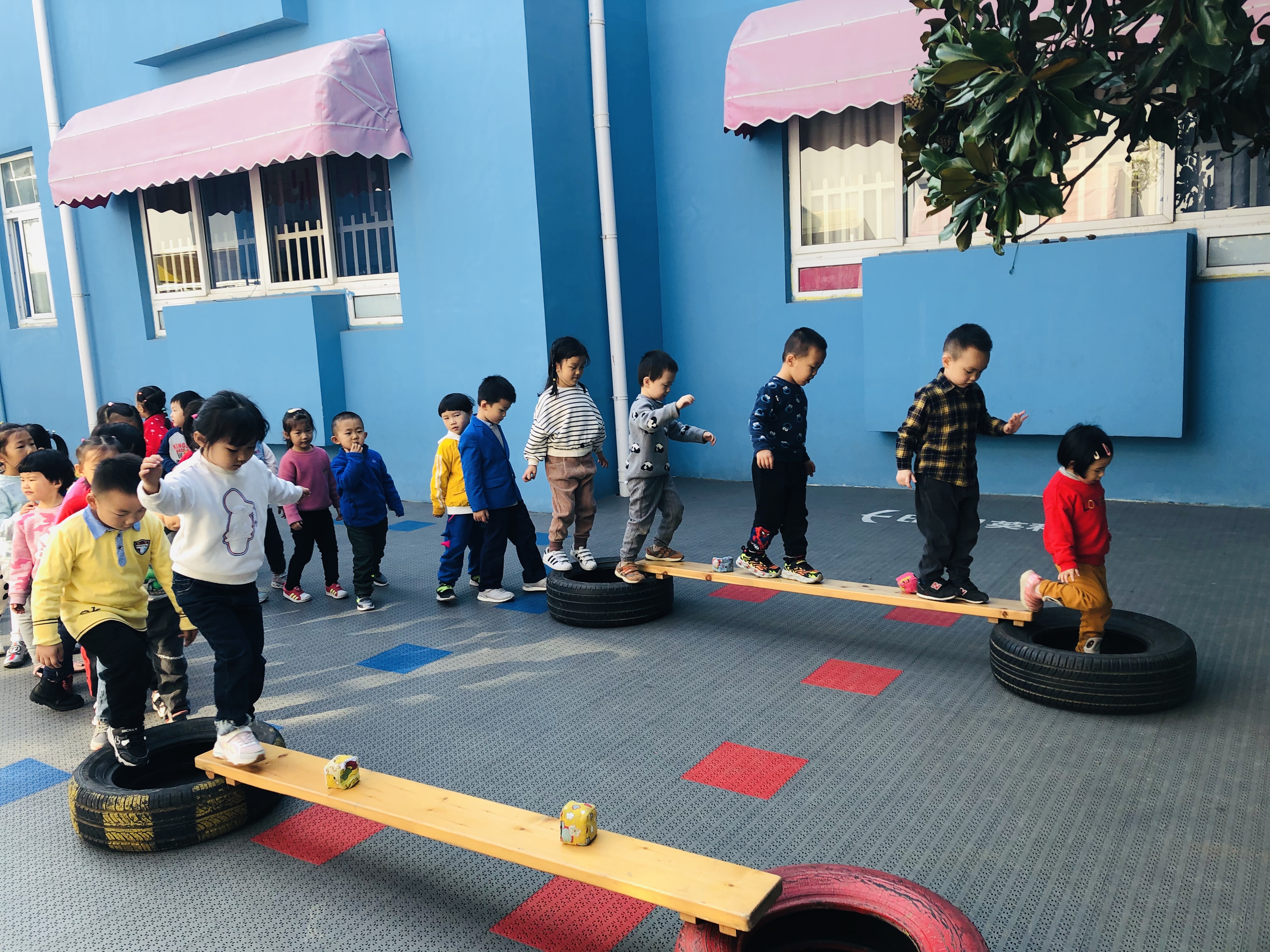 步步惊心快乐大本营过杆游戏_小游戏快乐大本营游戏大全_快乐大本营闯关游戏
