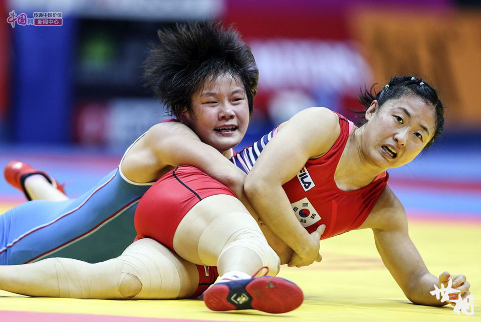 女子格斗类游戏_类似于女王游戏的小说_类似女子wwe的游戏