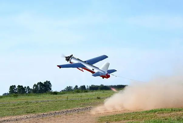 防空炮模拟器手机版_射击炮防空模拟器游戏视频_防空炮射击游戏模拟器