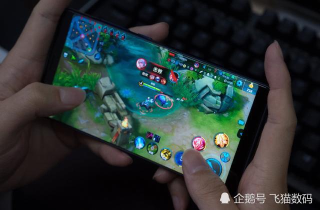玩游戏手机重量多少_游戏手机重吗_重量玩手机游戏会变重吗