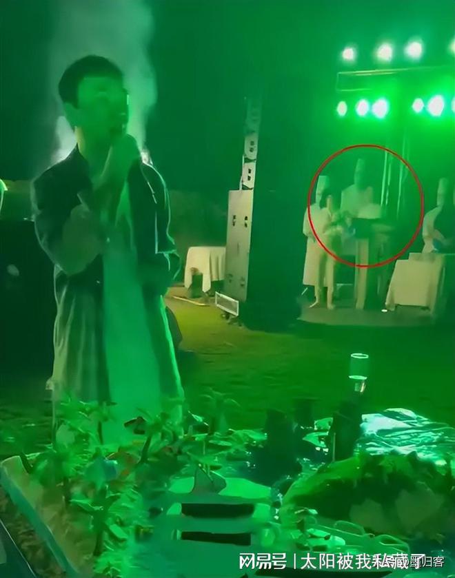 黑阔_黑阔腿裤搭配什么上衣图片_黑阔腿裤搭配什么上衣图片冬季