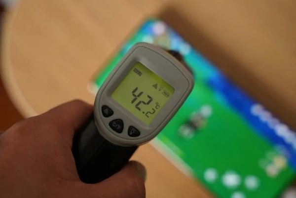 手机热玩游戏卡怎么办_一玩游戏手机就热怎么回事_手机玩游戏就热怎么回事