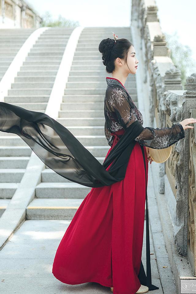 起峰了_蜂起云涌是什么意思_峰起云涌