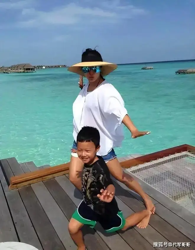 囚禁版手机游戏推荐_囚禁手游在哪可以下载_游戏手机版囚禁