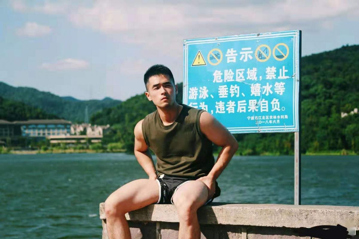喋喋不休的小基佬_喋喋不休的小基佬_喋喋不休的小基佬