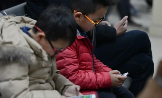 玩朋友手机游戏小说阅读_小朋友手机怎么玩游戏_朋友玩游戏的软件