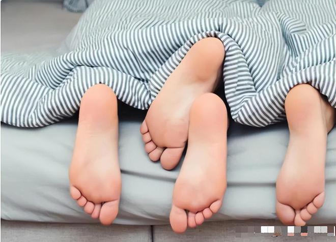 大楼倒塌游戏_手机炸大楼游戏_炸楼的游戏