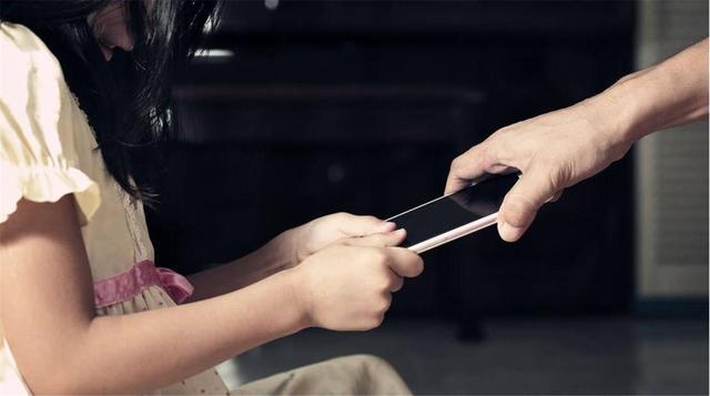 小孩手机游戏有哪些_小孩手机游戏什么_小孩手机游戏充值报警有用吗