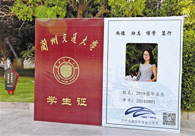 玩游戏砸手机的视频_撕的游戏手机游戏_砸烂手机游戏
