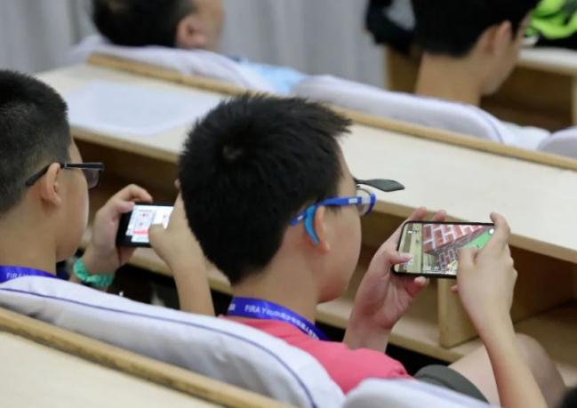 小学五年级沉迷手机游戏_小学五年级沉迷手机游戏_小学五年级沉迷手机游戏