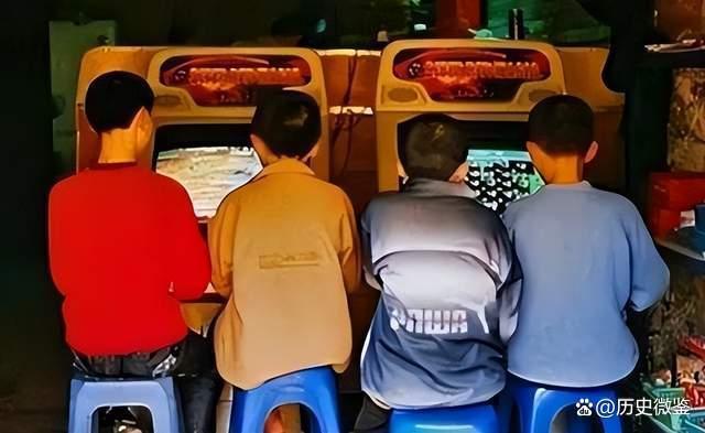 在网吧玩手机_在网吧玩手机游戏_网吧打游戏拿错手机了