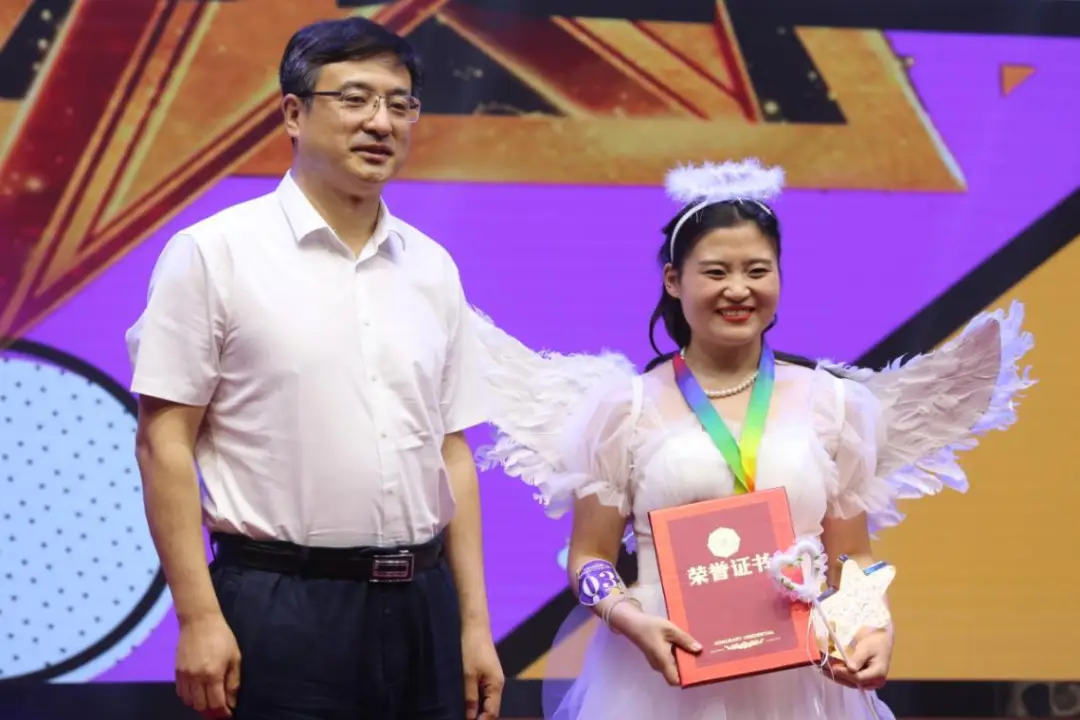 图书馆里能不能玩手机游戏_图书馆玩游戏的人_在图书馆打游戏过分吗