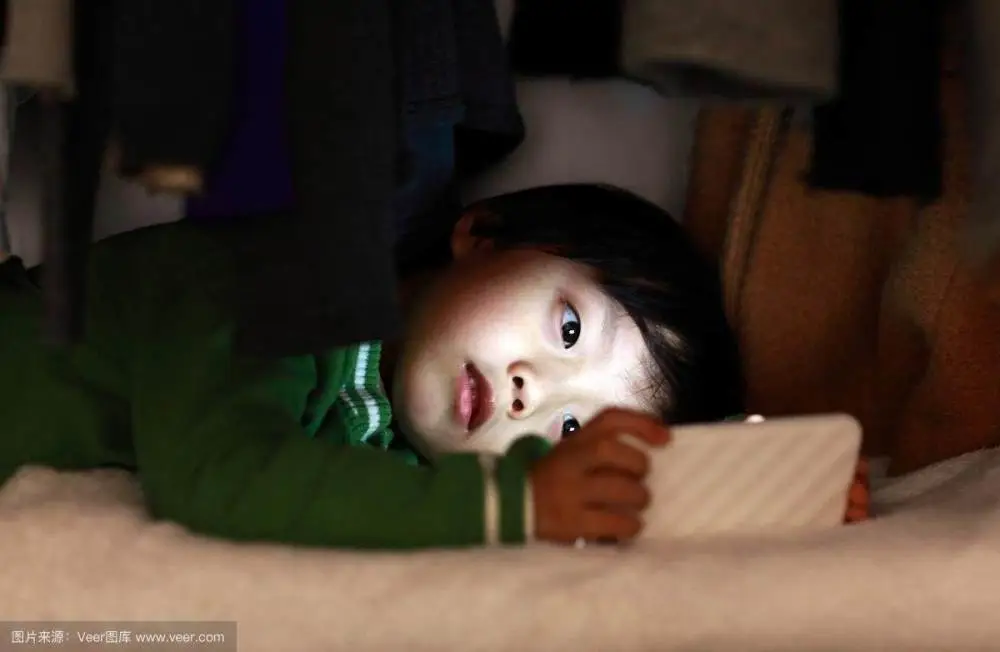 小学生玩手机游戏可以玩多久_小学生能玩手机游戏吗_小学生手机能玩吗