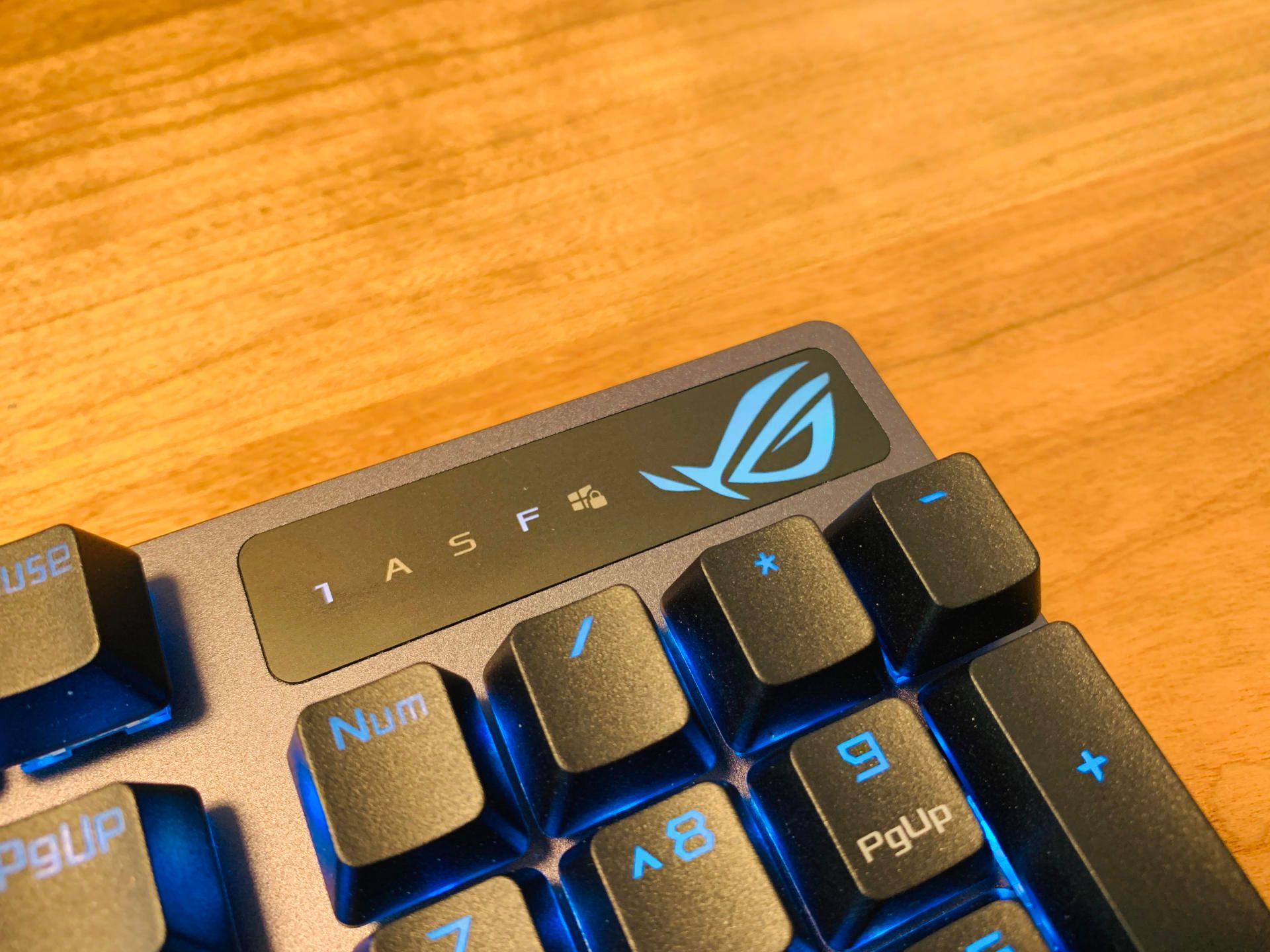 游戏解说开箱rog3手机_rog3手机开箱测评_rog3游戏手机评测