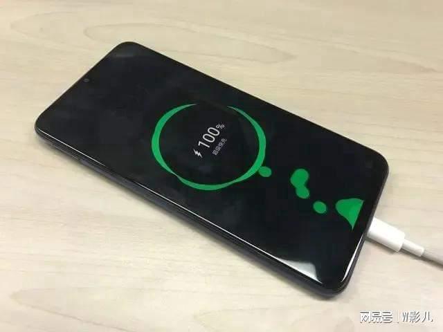 玩游戏手机要不要关机充电_充电玩游戏关机怎么回事_要关机充电玩手机游戏会怎么样