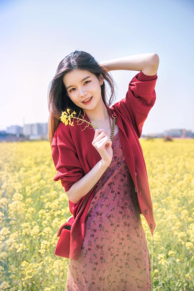 拍照动作图片大全_拍照动作摆姿女_拍照动作