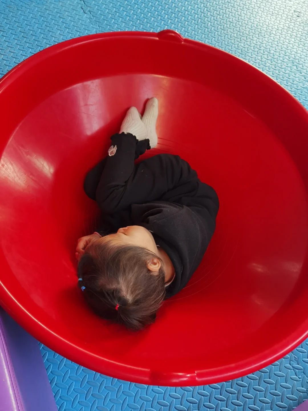 小孩打手机游戏危害_小孩打游戏砸手机视频_小孩在手机里打游戏视频