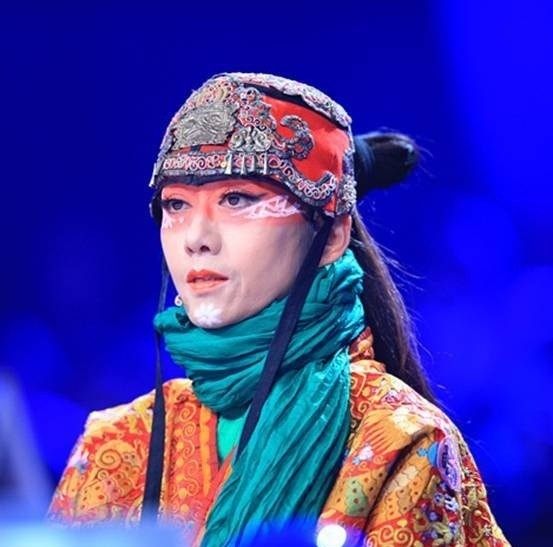 杨女士手机游戏_杨溢睿杨溢睿手机_女士手游推荐